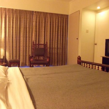 Hotel Bluehill Bhavnagar Esterno foto