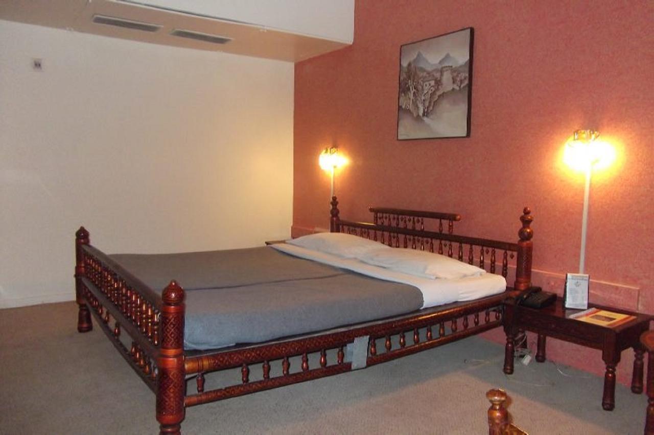 Hotel Bluehill Bhavnagar Esterno foto