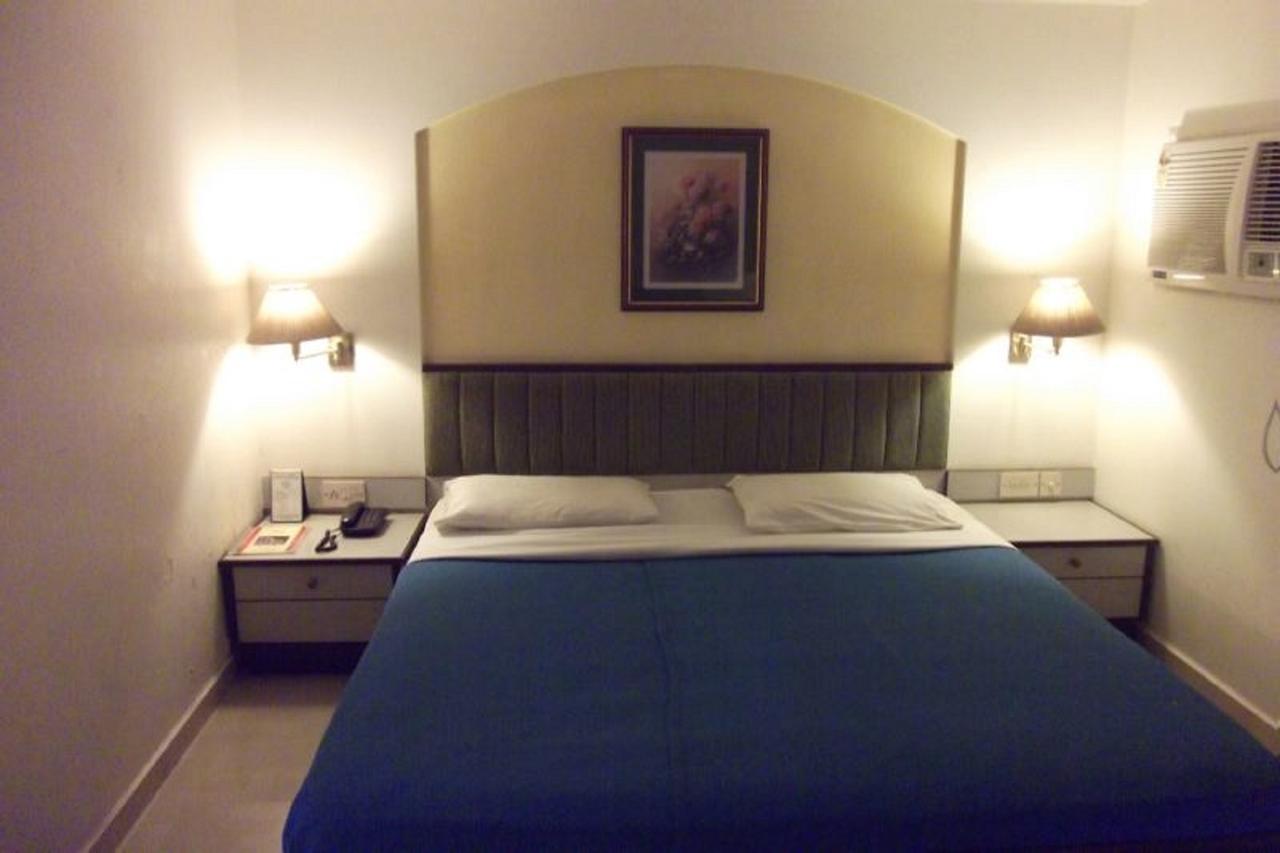 Hotel Bluehill Bhavnagar Esterno foto