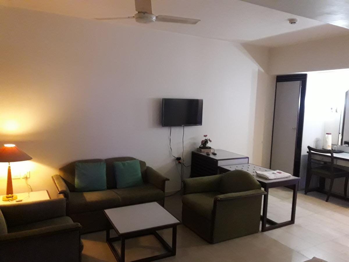 Hotel Bluehill Bhavnagar Esterno foto