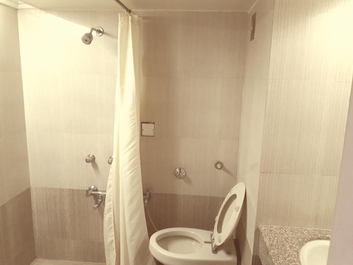 Hotel Bluehill Bhavnagar Esterno foto