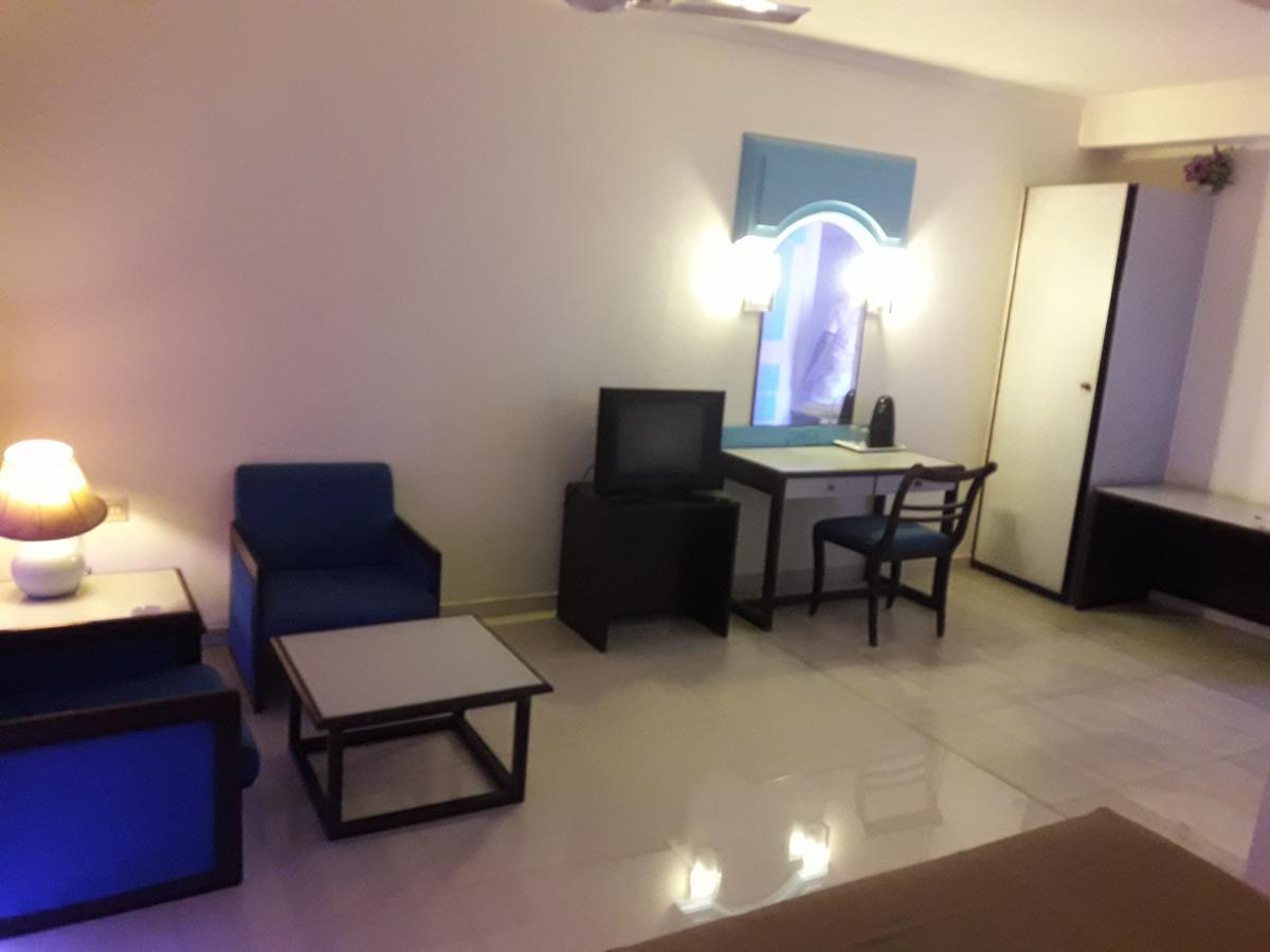 Hotel Bluehill Bhavnagar Esterno foto