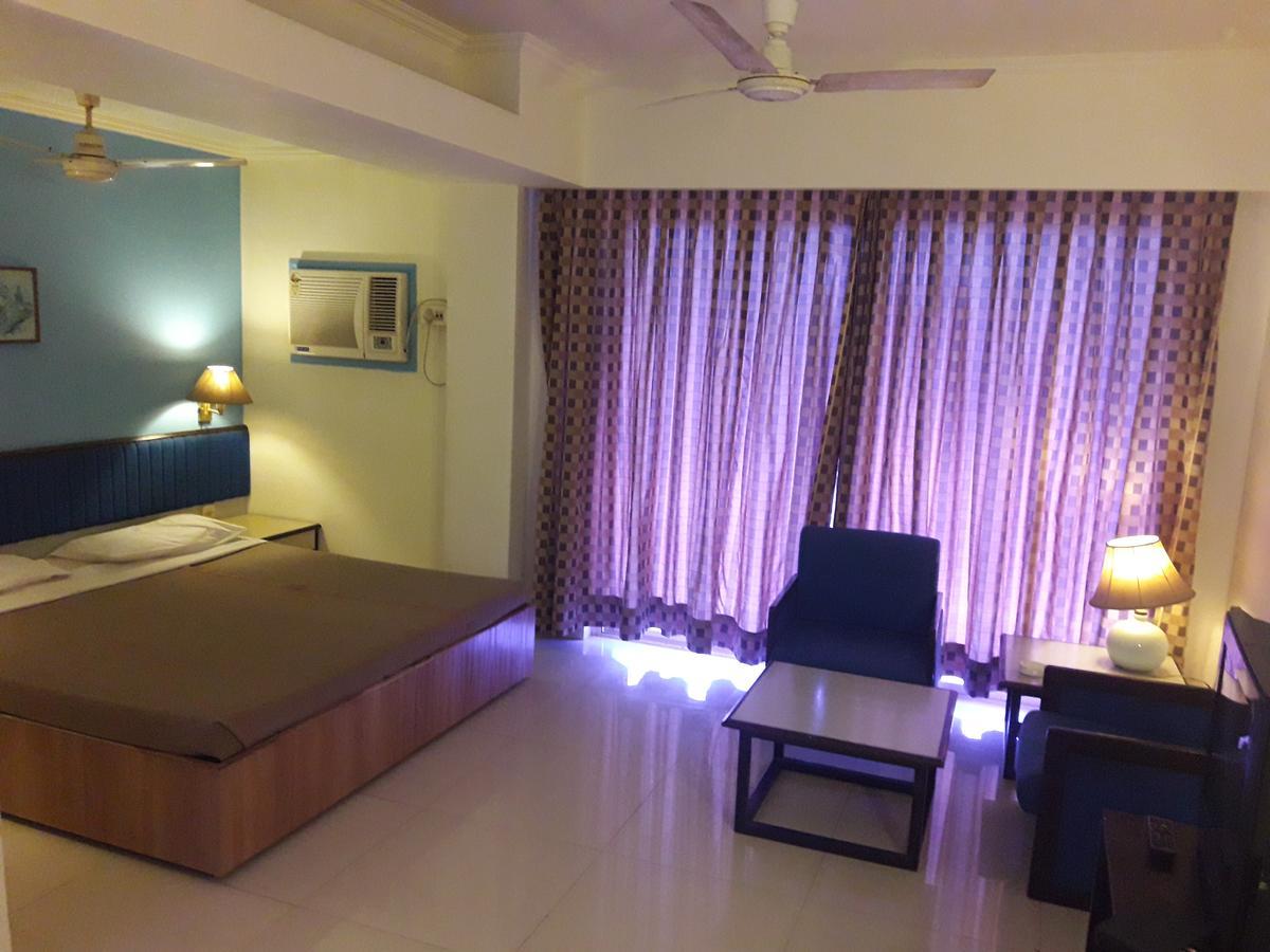 Hotel Bluehill Bhavnagar Esterno foto