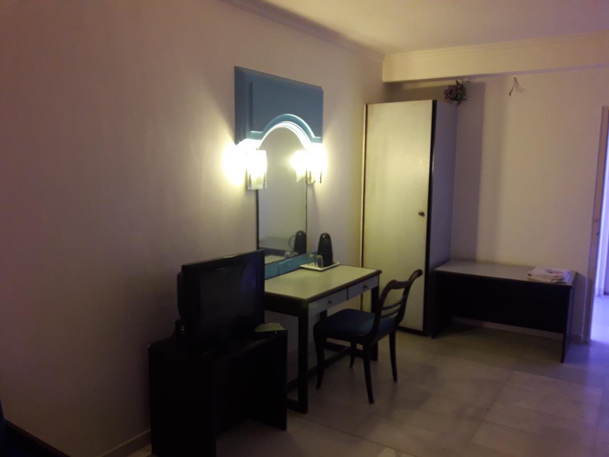 Hotel Bluehill Bhavnagar Esterno foto